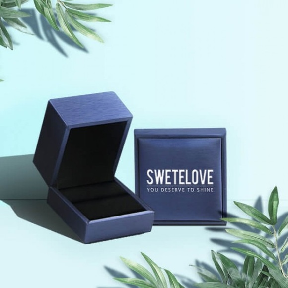 New Engagement Ring - Picture 4 of 9